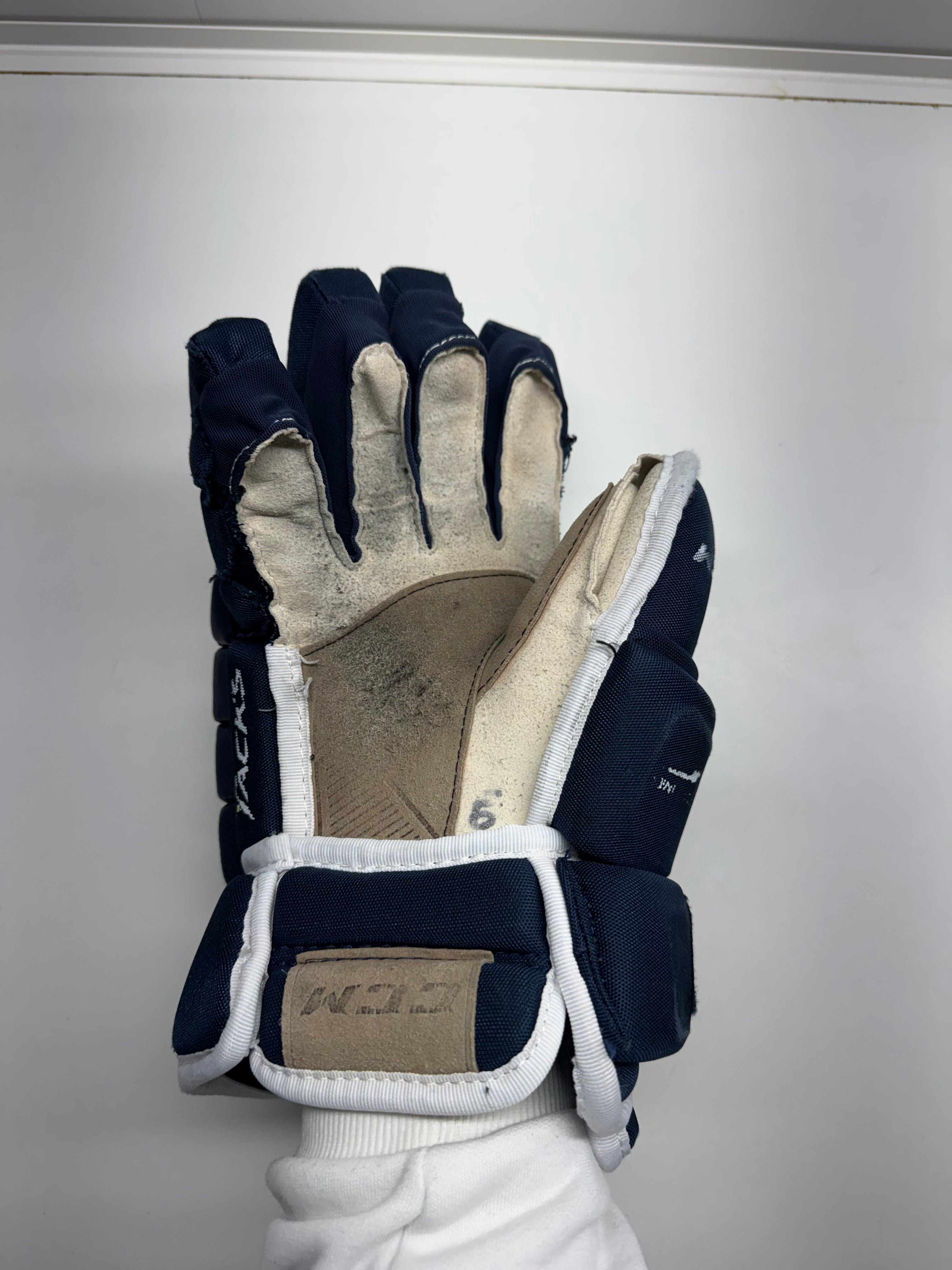 CCM Tacks 4R PRO Gloves SR 14/36 CM