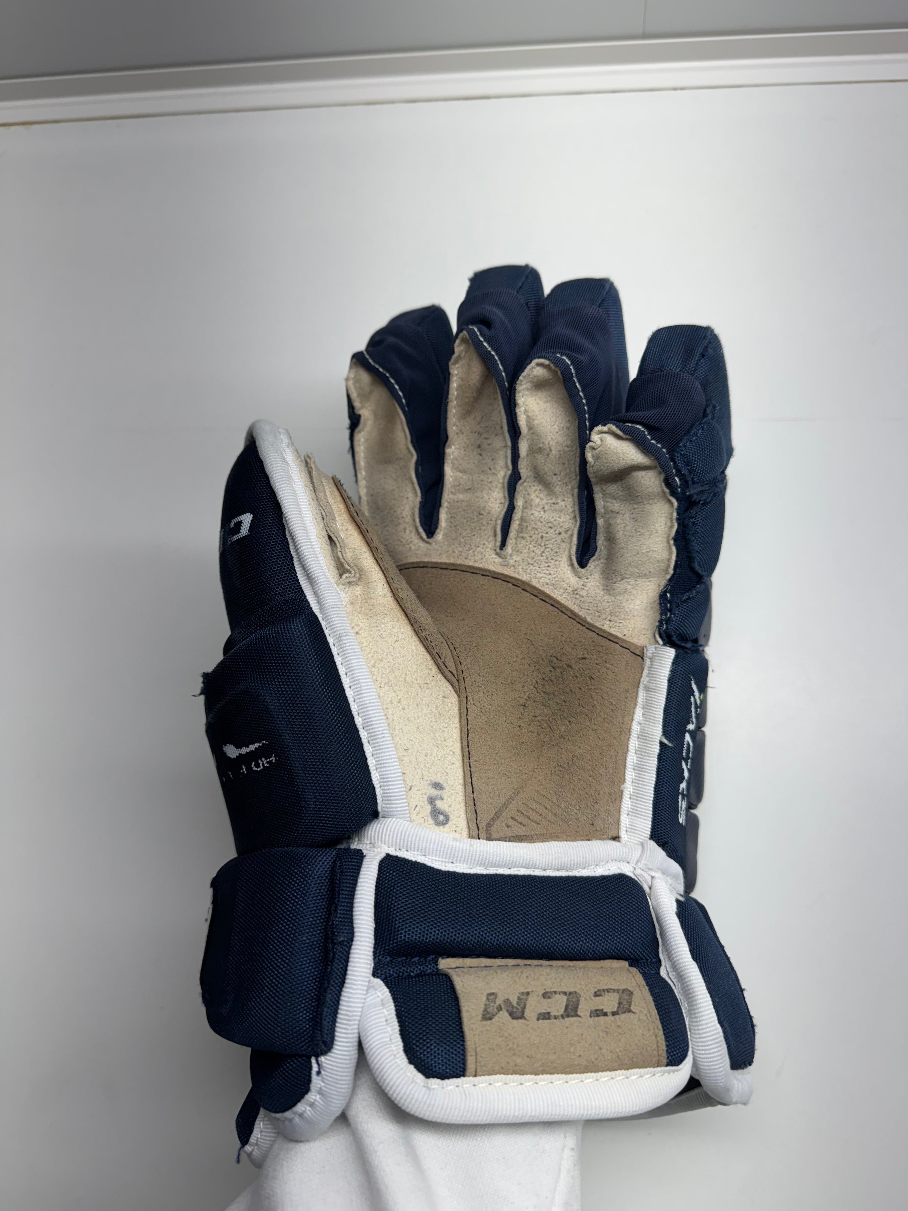 CCM Tacks 4R PRO Gloves SR 14/36 CM