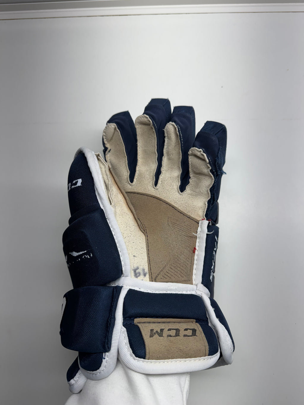 CCM Tacks 4R PRO Gloves SR 14/36 CM