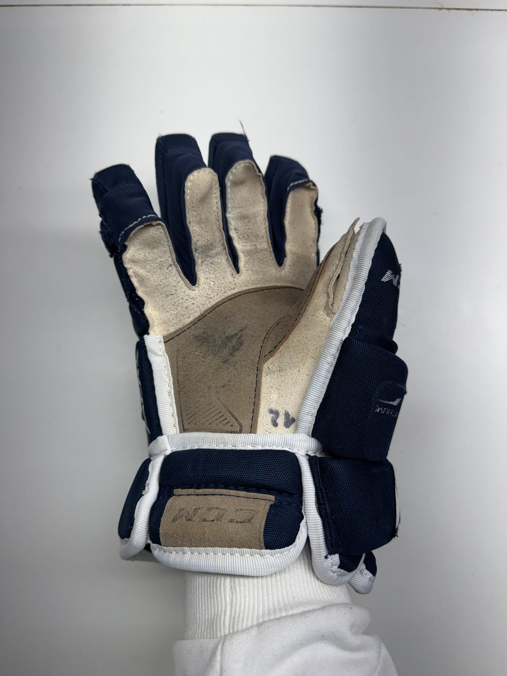 CCM Tacks 4R PRO Gloves SR 13/33 CM