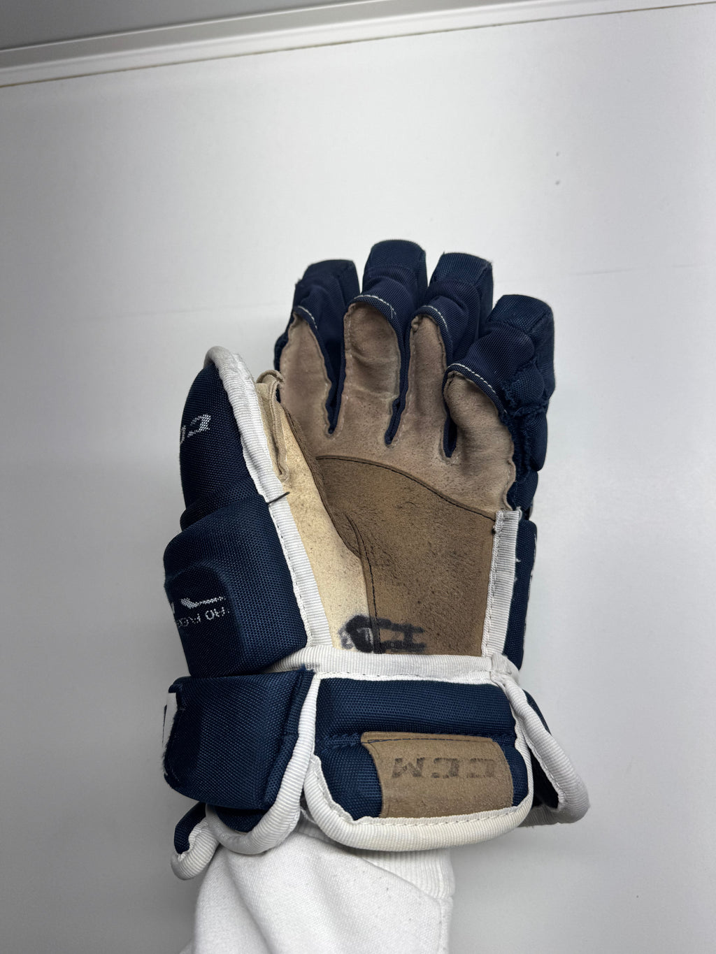 CCM Tacks 4R PRO Gloves SR 13/33 CM
