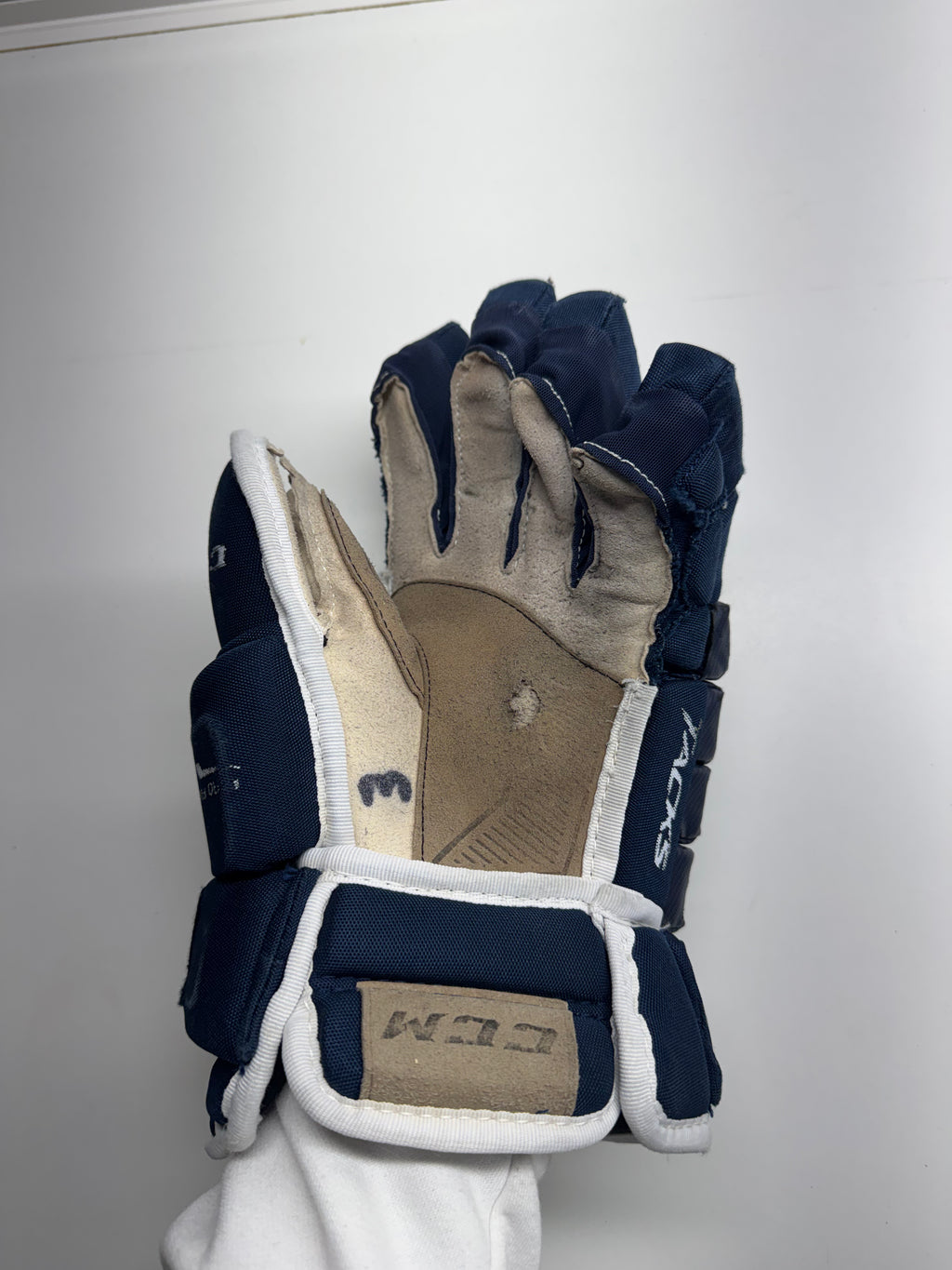 CCM Tacks 4R PRO Gloves SR 14/36 CM