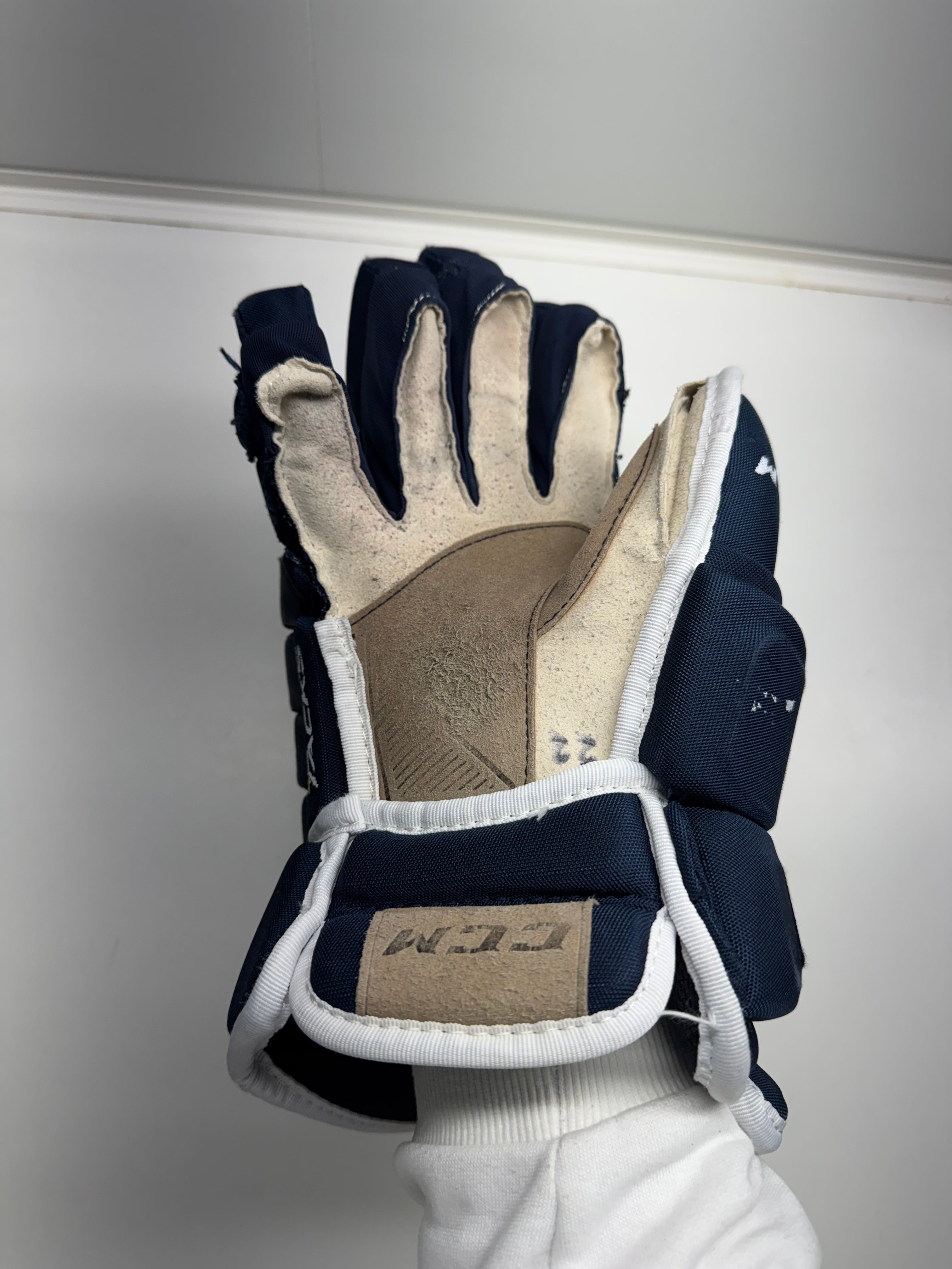 CCM Tacks 4R PRO Gloves SR 14/36 CM