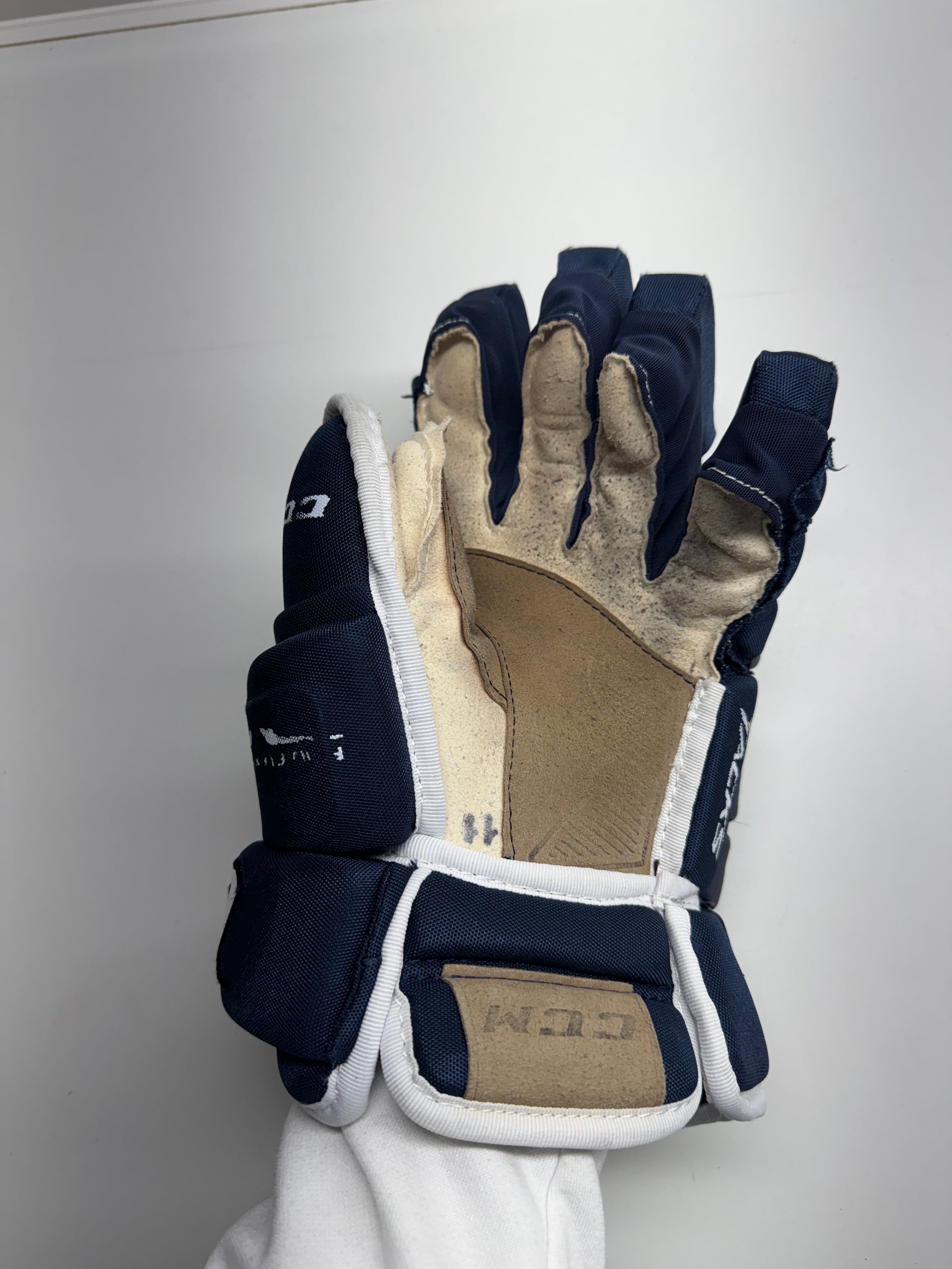 CCM Tacks 4R PRO Gloves SR 14/36 CM