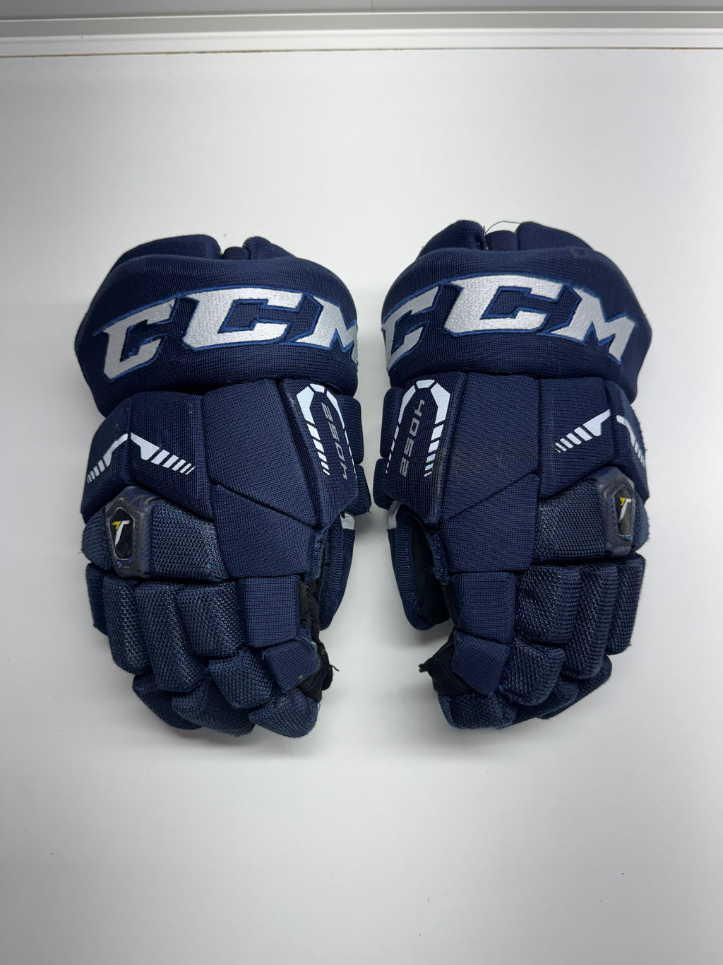 CCM Tacks 4052 GlovesjR 12/30 CM