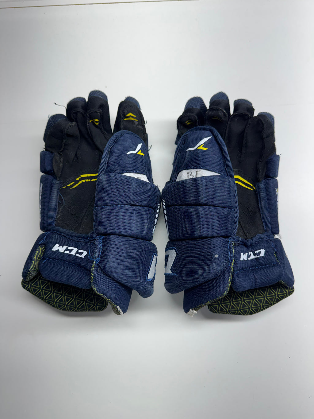 CCM Tacks 4052 GlovesjR 12/30 CM
