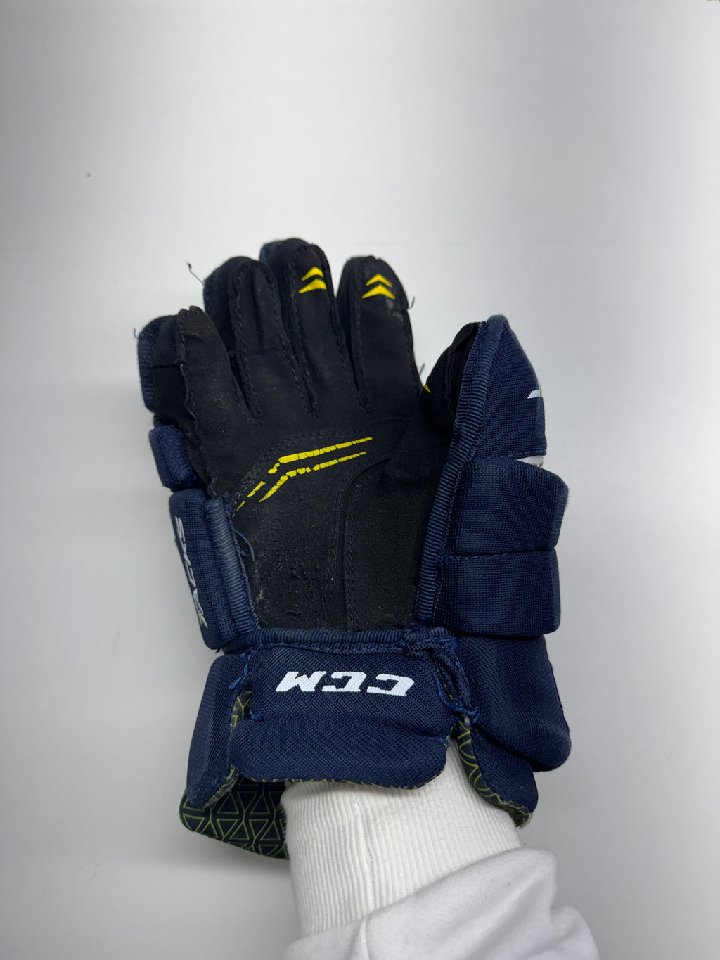 CCM Tacks 4052 GlovesjR 12/30 CM