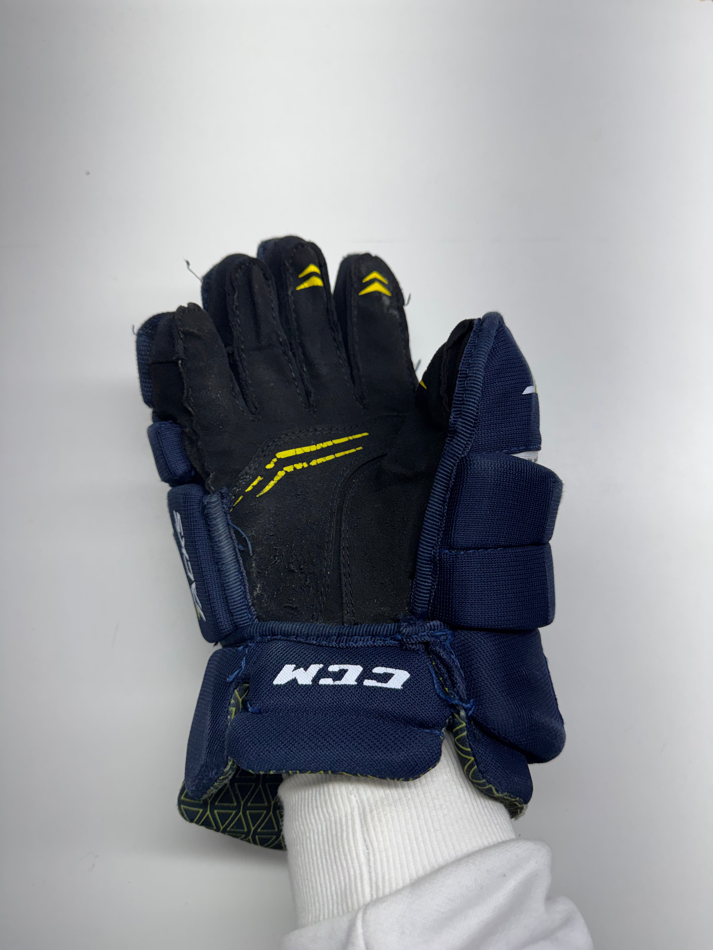 CCM Tacks 4052 GlovesjR 12/30 CM
