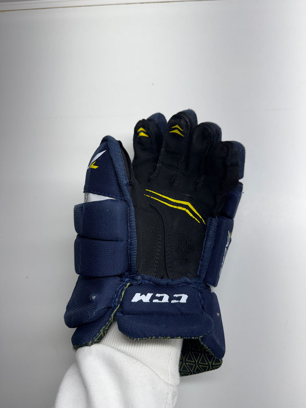 CCM Tacks 4052 GlovesjR 12/30 CM