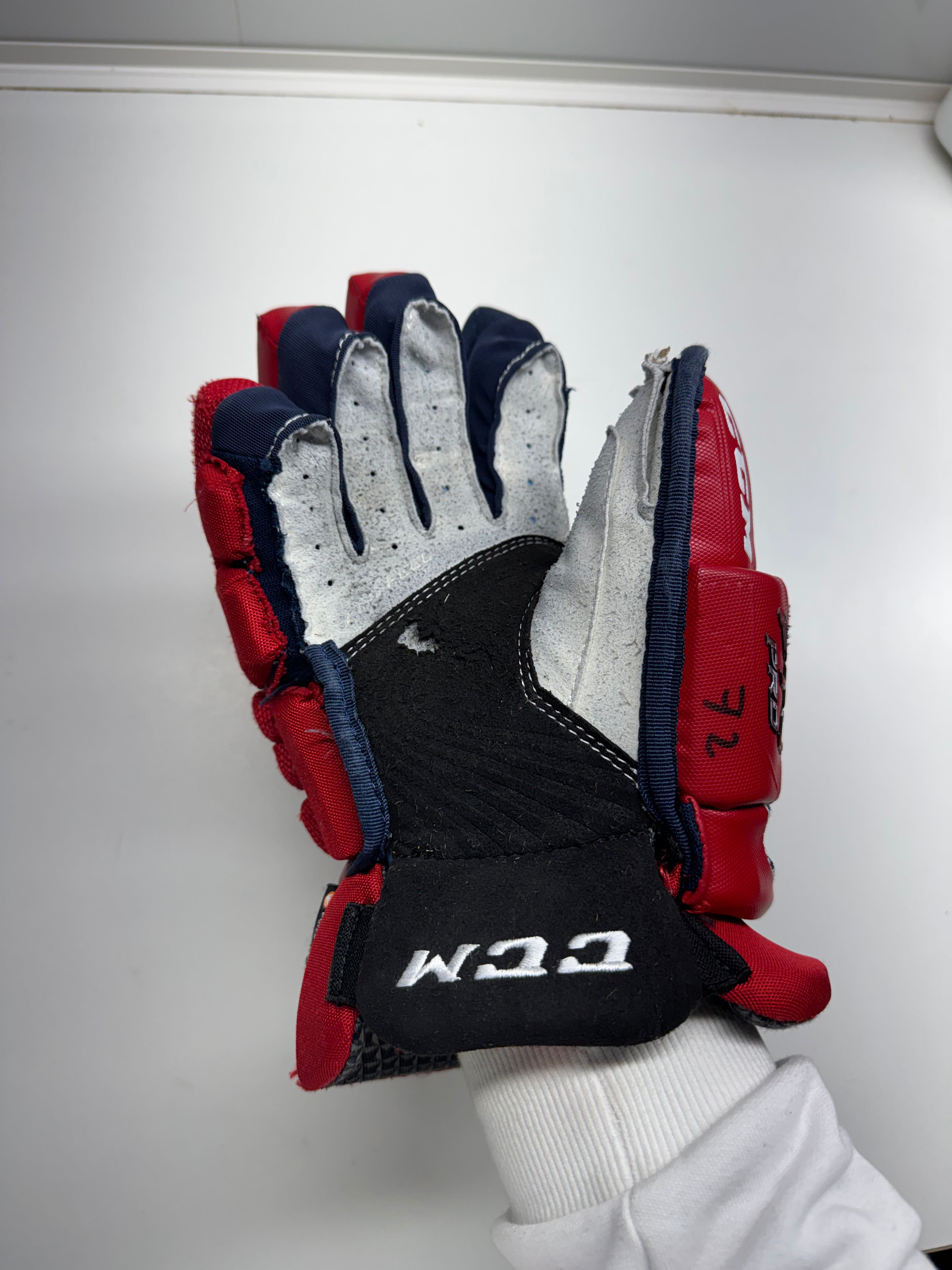 CCM Tacks FT4 PRO Gloves SR 13/33 CM